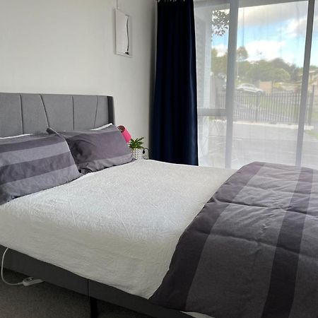 Totara Vale, Free Coffee, Parking And Wifi, Near Glenfield Mall And Highway 18,1 오클랜드 외부 사진